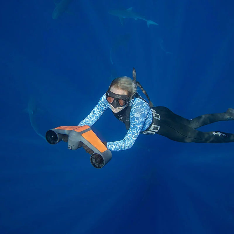 Ocean-Ramsey-use-geneinno-s1-swimming-with-sharks